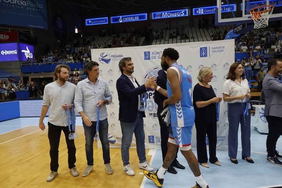 diego-calvo-asiste-final-copa-galicia-baloncesto