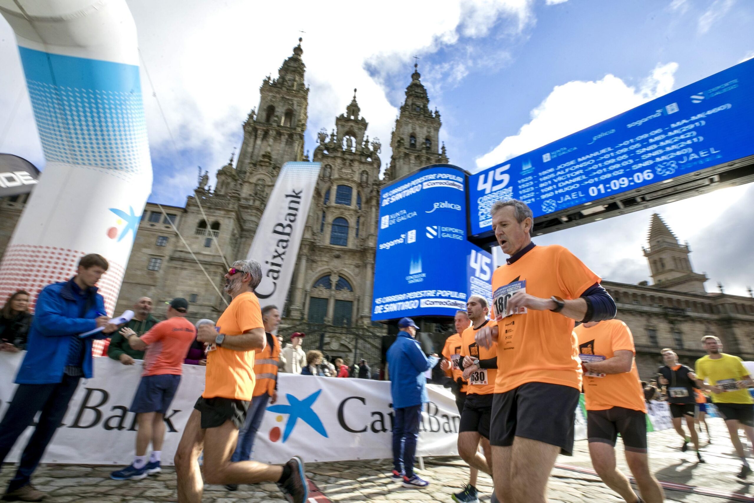 rueda-participa-carrera-pedestre-popular-santiago-compostela