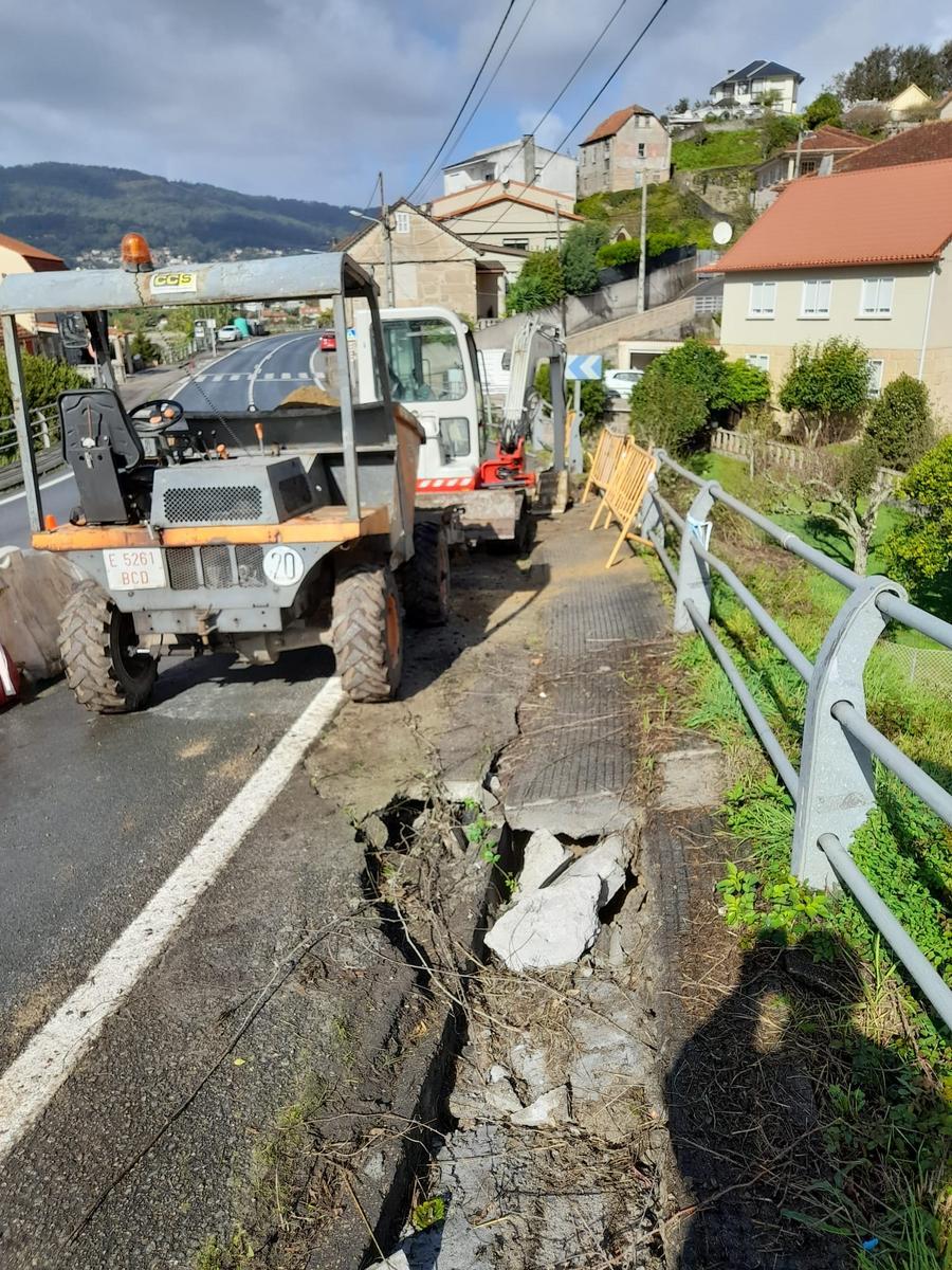 xunta-ejecuta-obras-acondicionamiento-aceras-carretera-po-551-caiagua-moana