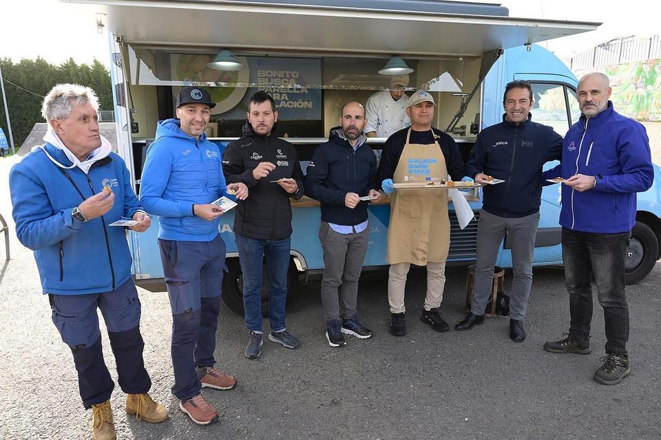 galicia-sabe-amar-promociona-productos-pesqueros-ciclocross-cambre